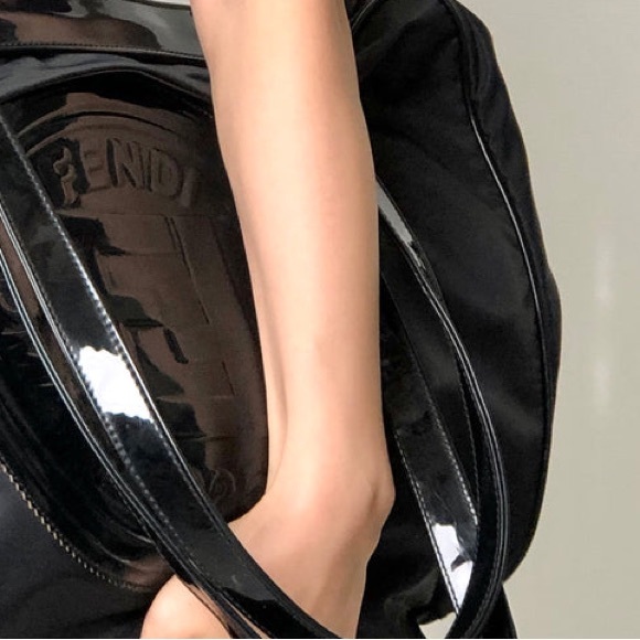 FENDI Logo Large Duffle Boston bag Black - Picture 7 of 8